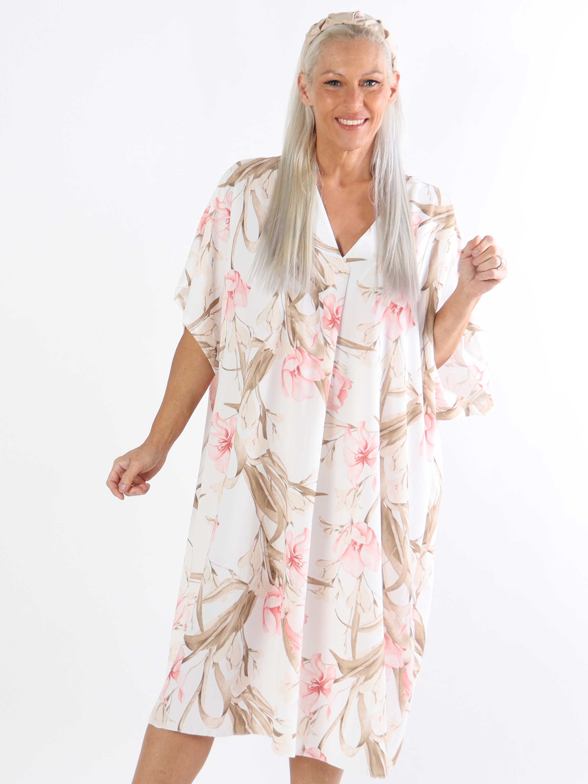 Mallie - Plus size skjortekjole med blomsterprint med v-udskæring